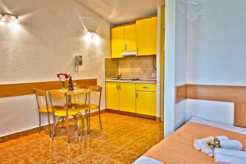 Apartment Bonaca Klek Ngoại thất bức ảnh
